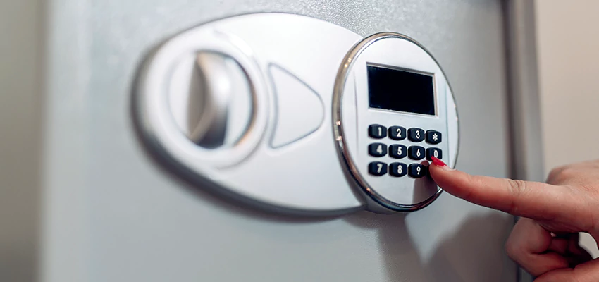 Jewelry Safe Cracking in Carpinteria, California